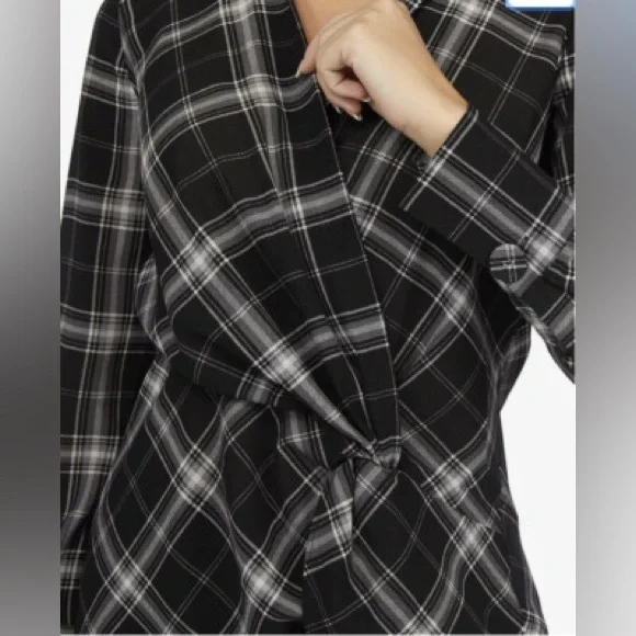 Front-Knot Blouse - Picture 2 of 6